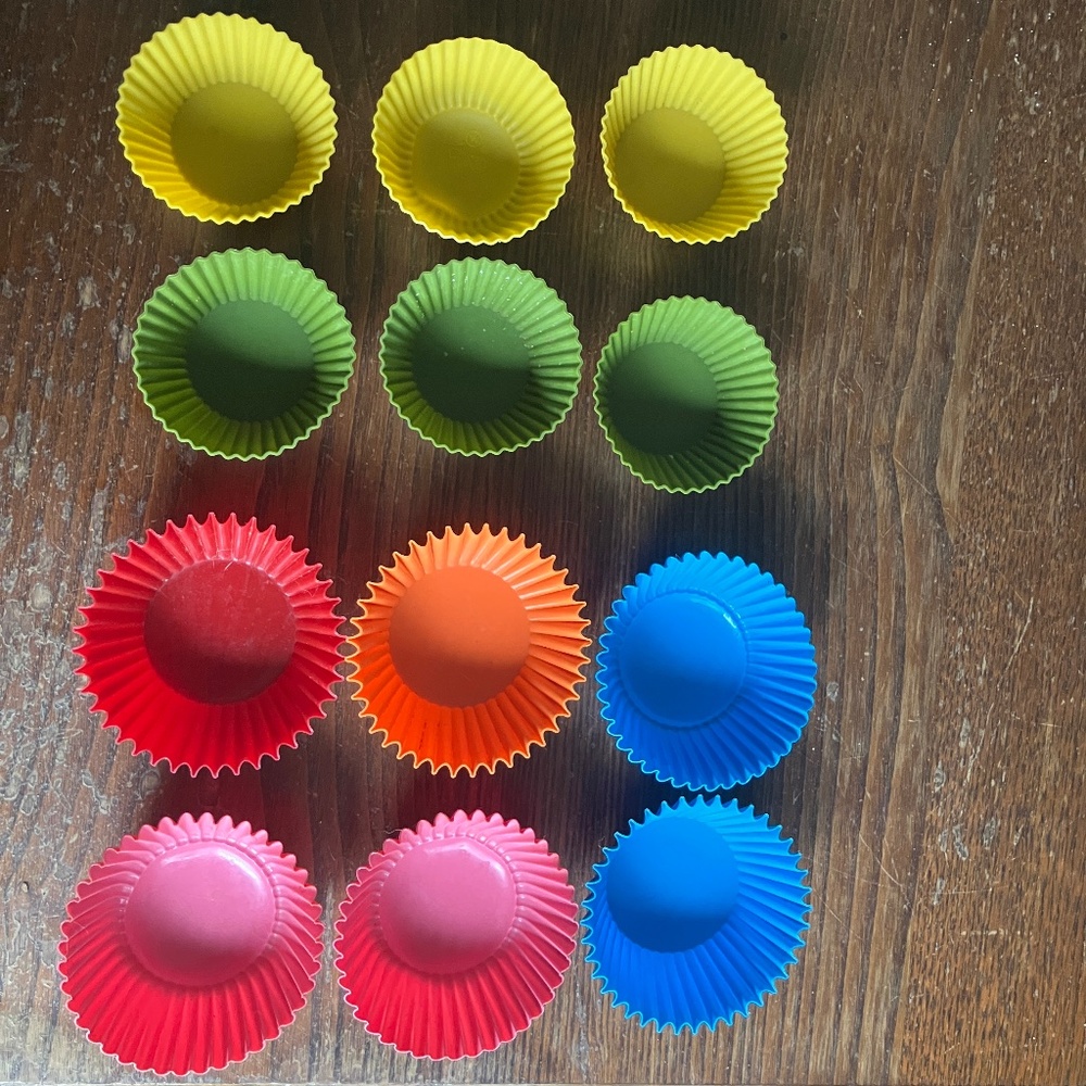 Set of 12 Reusable Silicone Muffin Liners - 2 Sizes (Standard & Large) Rainbow